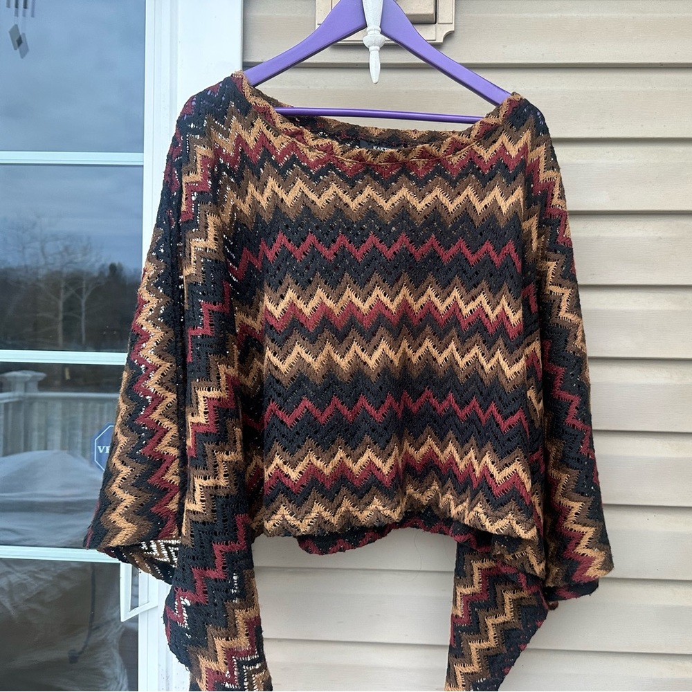 Kaktus Poncho. Woollen look / feel in brown, rust, maroon, beige. Size: Large